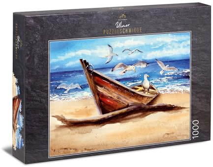 Ulmer Puzzleschmiede - Puzzle „Treibholz“ - 1000 Teile Puzzle als Landschafts-Malerei mit Meeres-Rauschen – EIN altes Holz-Boot hat ausgedient und liegt als Landeplatz für Seevögel am Sand-Strand