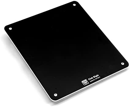 Delta Parts Kennzeichenhalter Club Style universal 180x200 mm | Kennzeichenplatte aus 3 mm Aluminium, universell für Motorräder; schwarz eloxiert.