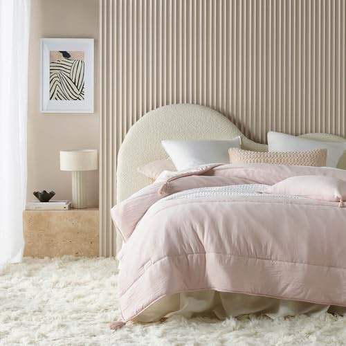 Room99 Noemi Elegante Tagesdecke in Puderrosa 200 x 220 cm Vielseitige Wohndecke als Bettüberwurf oder Sofaüberwurf Überwurfdecke für Bett und Sofa Steppdecke Stil Ideal als Bedspread