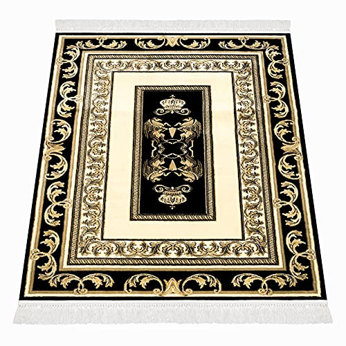 Premium Teppich Kurzflor Kurzflorteppich Wohnzimmer Schlafzimmer Esszimmer in Schwarz Gold - Mäander Pegasus Vintage Design mit Fransen Seidenglanz Rutschfest 100% Viskose öko tex - 67x105 cm
