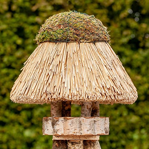 VOSS.garden Vogelhäuschen Amrum mit Reetdach, Naturbelassene Birke 23cm große Futterplatte, Vogelhaus Futterstation Naturbelassene Vogelfutterstation