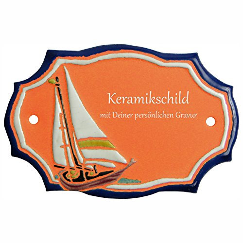 Handarbeit aus Schleswig-Holstein Keramikschild 12,5 x 8,0 cm Motiv Segelboot (Terracotta)
