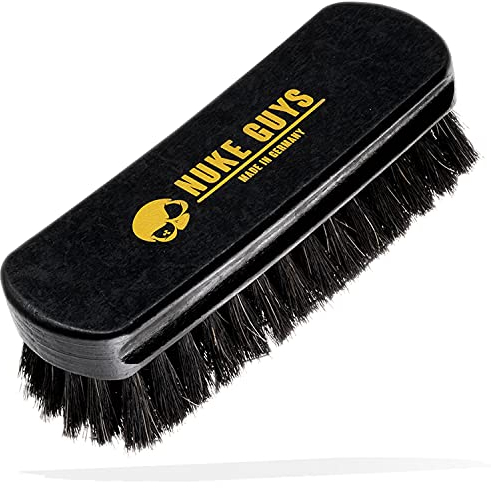 Nuke Guys Brosse en cuir M - Fabriquée en Allemagne avec poils de crin de cheval - Nettoyage intérieur de voiture - Brosse textile douce idéale pour sièges, coussins, alcantara, couverture cabriolet
