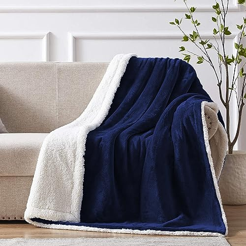 GREATOYAR Manta de Franela y Borreguillo para Cama Sofá, Manta Borreguillo de Premium Microfiber Polyester, Manta Reversible, Suave Cómoda, Cálida Esponjosa, Invierno y Otoño, Azul Oscuro,130X160cm