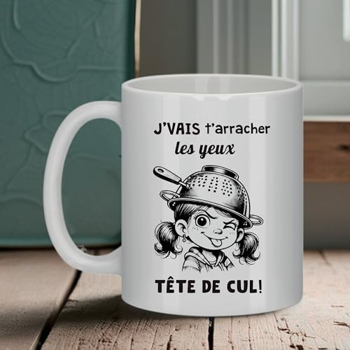 Générique Mug céramique « J’vais t’arracher les yeux, tête de cul » passoire sur la tête – punchline trash & humour noir - Bruhle Créations