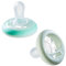 Tommee Tippee Breast-Like Night Soother, 0-6 Months, Pack of 2 Soothers with Breast-Like Shape and Glow in The Dark Technology
