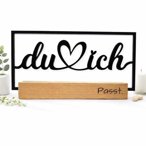 Traumwelten-Zimmermann Geschenk für Partner Freundin Freund | Jahrestag Liebesgeschenk Romantische Deko für Paare I du ich passt Holz Schriftzug mit Eichensockel