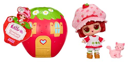 L.O.L. Surprise! Loves Strawberry Shortcake Tots – Duftende Sammlerpuppen mit 7 Überraschungen, Haustier, Mode, Schuhe, Hut, Spielset mit umwandelbarem Erdbeerhaus, ab 4 Jahren