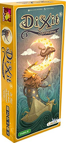 Asmodee, Dixit 5 – Daydreams, Erweiterung, Familienspiel, Deutsch | Kreatives Assoziationsspiel mit neuen verträumten Bildkarten für 3-6 Spieler, 30 Minuten, Brettspiel ab 8 Jahren