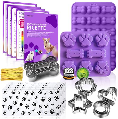 123 Pcs Hausgemachte Hund Leckereien Set Silikonformen Ausstechformen, einschließlich 2 Hund Leckerbissen Form, 5 + 12 Ausstechformen und, 4 Hund Leckerbissen Rezepte Karte, 50 Hund Leckerbissen Tasch