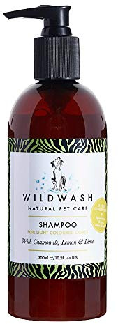WildWash Light Coat Shampoo für Hunde, 300 ml, hellt auf natürliche Weise auf und verleiht stumpfem Haar Glanz und Leuchtkraft, natürlich, sulfat- und parabenfrei für empfindliche Haut, konzentriert