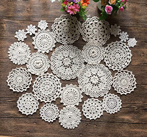 MINDPLUS Set di 24 Centrini all'Uncinetto a Mano Centrini in Pizzo all'Uncinetto in Cotone Mini Tovaglietta 5-18cm Rotond Beige Vintage Matrimonio Tea Party (24 pezzi Beige)