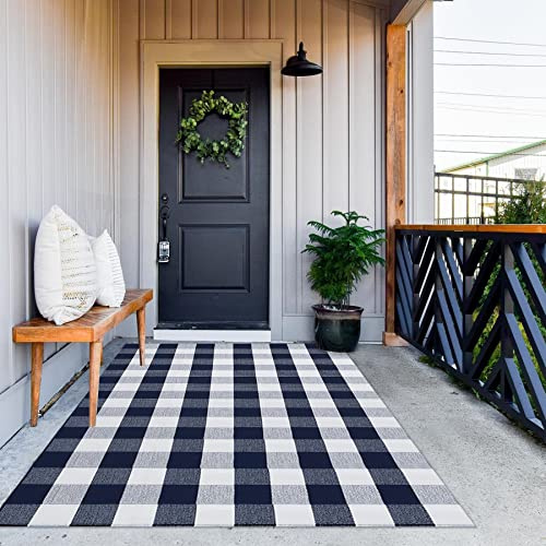 MUBIN Cotton Buffalo Plaid Rug, 4'x6' Navy Blue and White Outdoor Rug Front Door Decorative Mat, Hand-Woven Foldable Rug for Layered Door Mats Washable Carpet for Front Porch, Entryway, Farmhouse