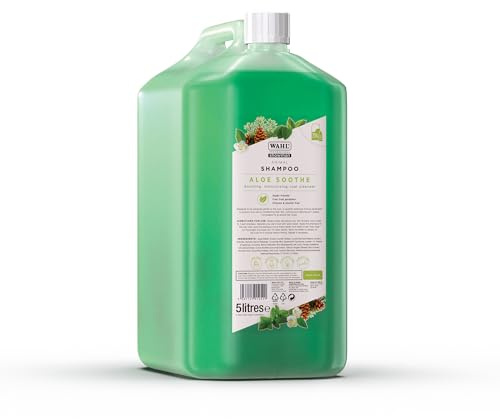 Wahl Aloe Soothe Sanftes Shampoo für Hunde und Haustiere, 5 l Konzentrat | Kühlt empfindliche Haut, spendet Feuchtigkeit und pflegt, entfernt Schmutz und Fett, lindert Reizungen, ist sanft zur Haut