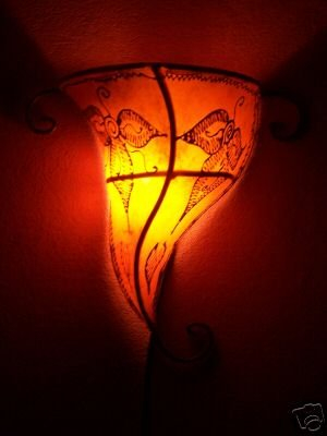 Vägglampa Sanaa i orientalisk stil, av smidesjärn, i orange 35 cm