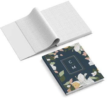 Notizbuch personalisiert | Design Initialen mit Blumen | Farbe wählbar | 201 x 297 mm | DIN A4 | Hardcover | 128-seitig | Papier 100 g/m² | kariert | Tagebuch | Notizblock | Reisetagebuch (Blau)