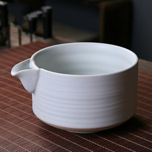 YlobdolY Ceramic Matcha Bowl with Filter Pour Spout, Handmade Stoneware Glazed Porcelain Bowl Traditional Japanese Matcha Tea Mixing Bowl for Whisking Matcha White