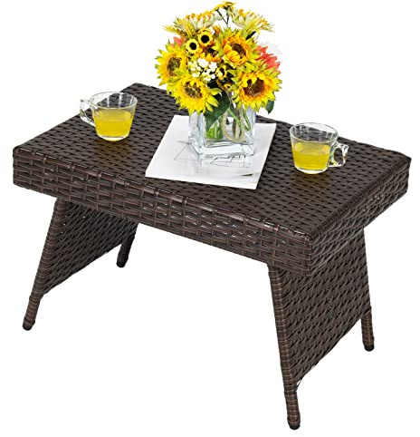 COSTWAY Mesa Baja de Mimbre Plegable, Mesa de Mimbre de Exterior con Tabla en PVC y Estructura en Acero Resistente, Almohadillas Antideslizantes, Patio Balcón Jardín, Diseño Salva Espacio (Marrón)