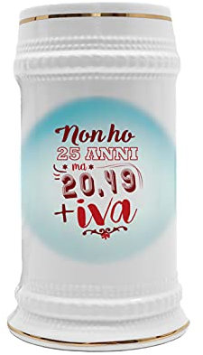 Bulabadoo Boccale Birra Compleanno - Non Ho 25 Anni Ma 20,49 + Iva - Boccale Birra Divertente - Gadget Idee Regalo - Boccale Birra in Ceramica da 500 ml - Idea Regalo Compleanno