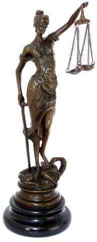 Unbekannt Justitia Bronze Skulptur Klein mit Schwert und Waage 25 cm Hoch Göttin der Gerechtigkeit