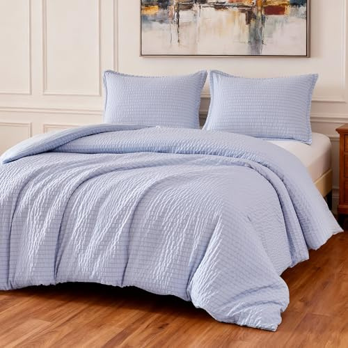 Amazon Basics Duvet Cover Set Jacquard Geometric Microfiber 3-Piece, with 1 Duvet Cover and 2 Pillow Shams, Comforter Not Included, King, Blue Striped