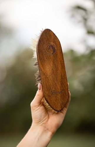 Equimour Personalisierbare Pferdebürste Wurzelbürste – Holzbürste mit Kokos- & Sisalborsten für effektive Fellpflege | Robust & nachhaltig | Geschenk für Reiterin, Pferdemädchen, Pferd & Pony