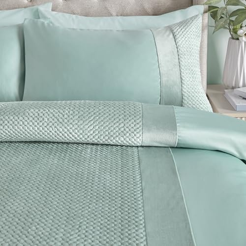 SOIREE Duck Egg Quilted Velvet & Satin Duvet Cover – King Size (230 x 220cm) – 2 Pillowcases Included – Luxury Bedding with Pinsonic Pattern – Soft Duck Egg Blue Bed Set