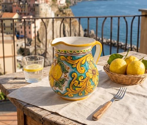 Mondocreazioni Caraffa in Ceramica siciliana Boccale Realizzato e Decorato a Mano Santo Stefano di Camastra Art. Limoni 1 LT