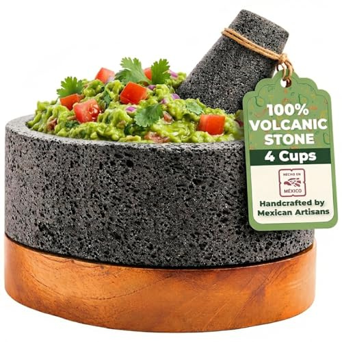 YO PIDO Molcajete 20,3 cm avec support en bois ; mortier à épices ; fabriqué avec de la pierre volcanique ; Molcajete fait à la main au Mexique ; machine à guacamole et à salsa ; comprend un pilon