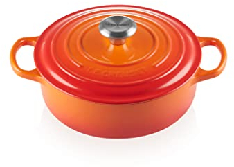 Le Creuset Gourmet 21179240902430 - Cacerola de hierro fundido (24 cm, 3,1 L), color rojo
