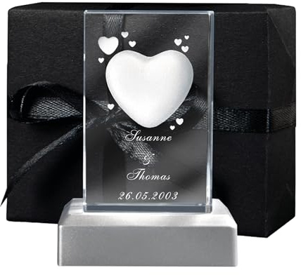 LOOXIS Personalisierte 3D Herz-Gravur im Glas – versch. Motive, Namen, Wunsch-Text – Geschenk-Idee zu Weihnachten, Valentinstag, Jahrestag – für Partner/in, Frauen, Männer – S inkl. LED Leuchtsockel