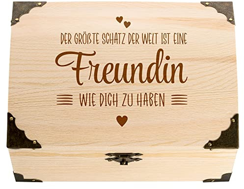 4youDesign Schatztruhe mit Gravur – Der größte Schatz der Welt – Freundin – Geldgeschenk – Erinnerungsbox – Geschenkidee für Geburtstage, Weihnachten (Freundin)