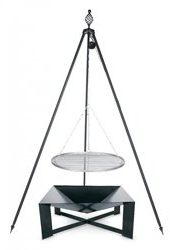 Tre Gamba Grill Oskar altezza 210 cm + GRIGLIA IN ACCIAIO INOX DIAMETRO 60 cm + Braciere pan34 lunghezza 70 cm larghezza 70 cm