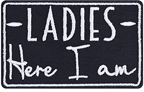 Parches ropa termoadhesivos: Ladies - here I am Parche ego para motociclistas, regalo para mujeres. Aplicación para chaquetas, chalecos, jeans y camisas. Tamaño: 80x50 mm