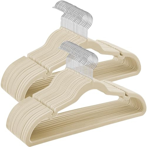 SONGMICS Grucce Appendiabiti in Velluto, Antiscivolo, 50 Pezzi | Scanalature su Spalle, Barra per Pantaloni, Gancio Girevole a 360°, Salvaspazio, Beige Sabbia, Breanna CRF029K05