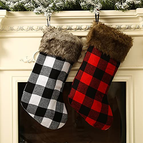 LEMCC Lot de 2 chaussettes de Noël classiques 48,3 cm à carreaux de buffle rouge et noir avec peluche pour cheminée