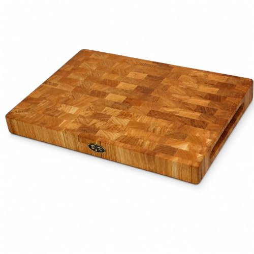 B4K® Schneidebrett aus Eiche Stirnholz 45 × 30 × 4 cm – Massiver Hackblock | Antibakterielles Hirnholzbrett mit Griffen & Silikonfüßen | Perfekt für Küche, Fleisch & BBQ