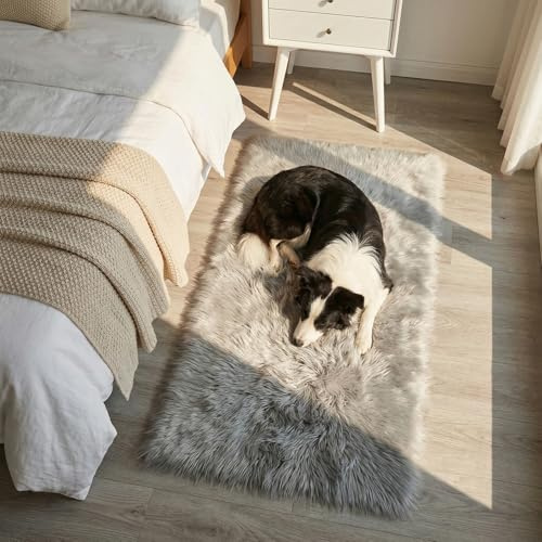 Mishukaze Alfombra de pelo sintético de oveja ultra suave y mullida, alfombra de cabecera lavable a máquina, alfombra antideslizante para el piso, alfombra de felpa sedosa para dormitorio, sala de