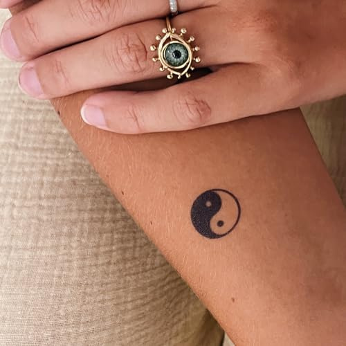 Inkster Tattoo Yin und Yang Tattoo | NEU: Verbesserte Qualität | Hautfreundlich & EU Kosmetikzertifiziert | hochwertige Temporäre Tattoos aus pflanzlichen Inhaltsstoffen | wasserfest
