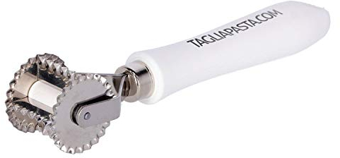 Taglia tortellini dentato 4 quadri al giro mm 28, con manico in ABS. Art.306