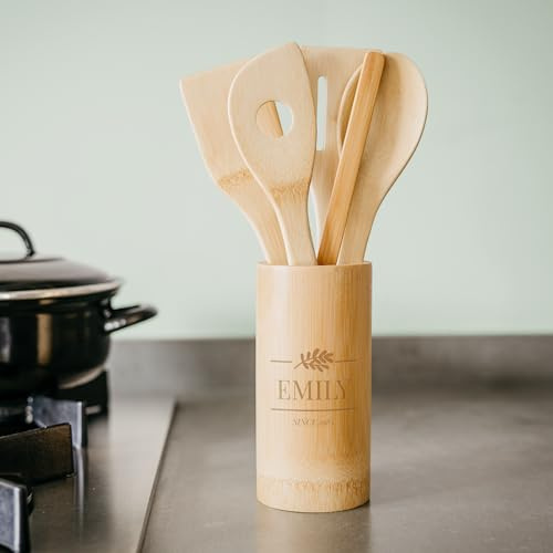 Personalisiertes Küchenutensil - Küchenutensilien mit dem Namen aus dem Naturprodukt Bambus und hochwertiger Gravur (16,5 x 7,5 cm)