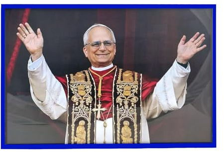 I COUNT CALCOLATRICI Papa Leone XIV Cornice Portafoto immagine in Legno blu con Bordo Decorativo, 20 x 30 cm, Montaggio a Parete, Orientamento Verticale/Orizzontale. Omaggio foto santo padre