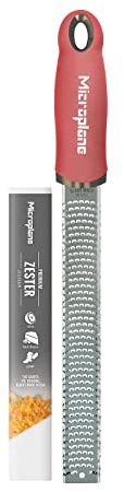 Microplane Zester - Rallador de cocina en Pintalabios Rojo para cítricos, parmesano, jengibre, chocolate y nuez moscada con hoja fina de acero inoxidable. Fabricado en Estados Unidos
