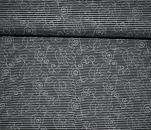 1 m * 1,5 m - Stoff - Jersey / Baumwolljersey - Streifen - schwarz / wei§ mit Blumenmuster - z.B. fŸr Shirts u.v.m. Stoffe Meterware - Kleiderstoff / Dekostoff - gemustert / gestreift - bunte Streifen Streifenstoff / Streifenmuster