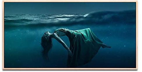 Frau unter Wasser ca. 130x70cm Wandbild inklusive Schattenfugenrahmen naturfarbend - Panorama Leinwand Bild XXL Format Wandbilder Wohnzimmer Wohnung Deko Kunstdrucke