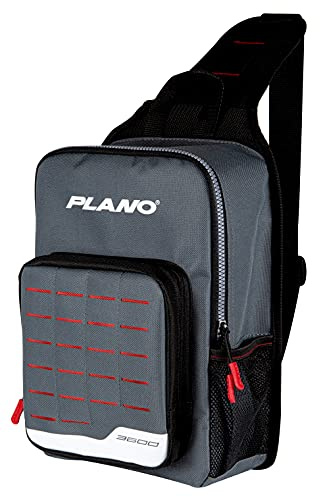 Plano Unisex-Erwachsene PLABW560 Weekend Series Tackle Sling Pack, Grau mit roten, schwarzen und weißen Akzenten, inklusive 2 3600 verstaubaren Organizer-Boxen, Premium-Aufbewahrungsboxen
