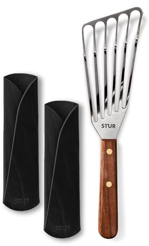 STUR Premium-Set Kochzubehör, 2x Echtleder Griffschutz & Pfannenwender | für Rechtshänder, Küchenzubehör Bundle für Gusseisenpfannen, robust & langlebig, für Einsteiger & Profis, Made in Germany