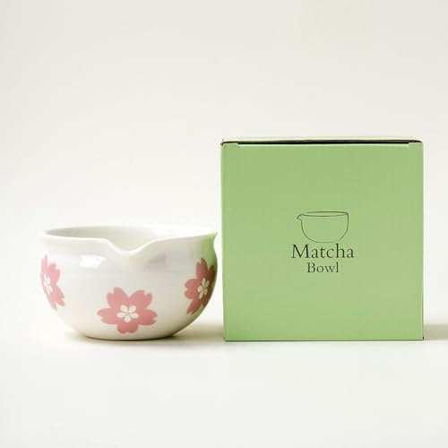 YlobdolY Tazón de cerámica para matcha con boquilla de vertido, patrón de flores, tradicional hecho a mano, porcelana esmaltada blanca, cuenco para mezclar té matcha japonés con caja de regalo para
