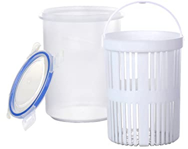 HYKITDAY Tarro de pepinillo de plástico con inserto de colador, sin BPA, recipiente de pepinillo para nevera con cesta de drenaje para encurtidos, pepino, aceitunas, frutas, Blanco