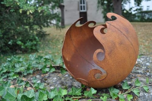 Ausverkauf !! Feuerkugel ca. 30 cm Durchmesser mit Standring aus Metall in Edelrost Garten Deko Industriestyle